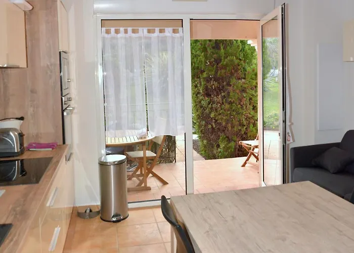 شقة فندقية L'orangeraie Du Cap 3*